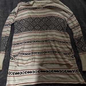Billabong Cream and Black Patterned Sweater